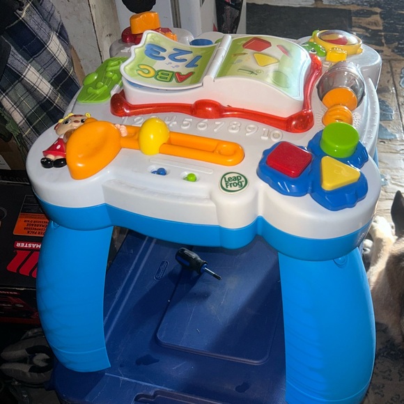 Leapfrog Learn & Groove Musical Table - Picture 2 of 2